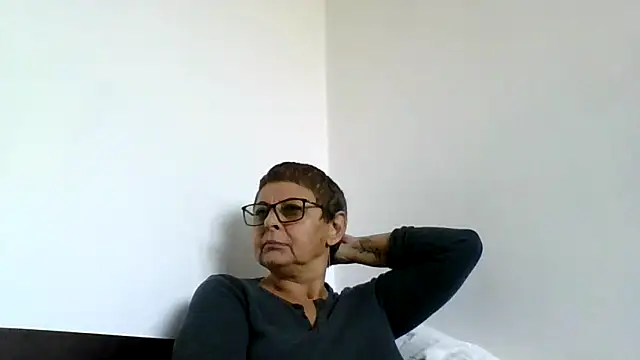 Snapshot of roseblak42 chatting on 10.16.25 roseblak42 online show from 10.16.25