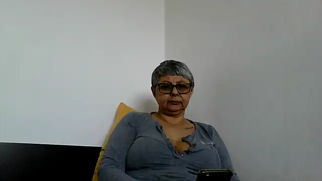 roseblak42 online show from 03.17.26