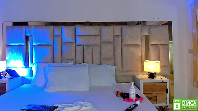 Miss Abigail  online show from 04.13.26