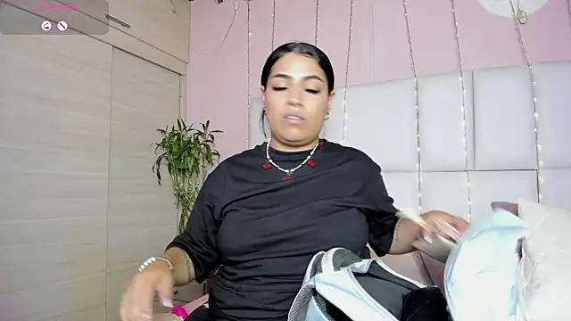 kiana cream online show from 03.21.25