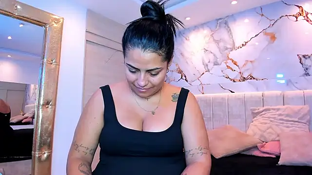 kiana cream online show from 04.13.26