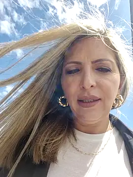  Abril-Office1 online show from 02.07.25