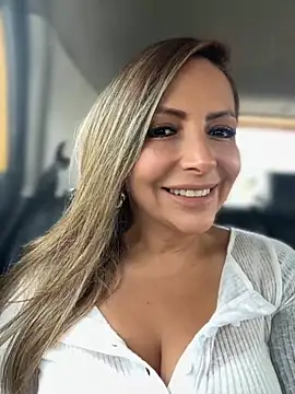  Abril-Office1 online show from 09.25.25