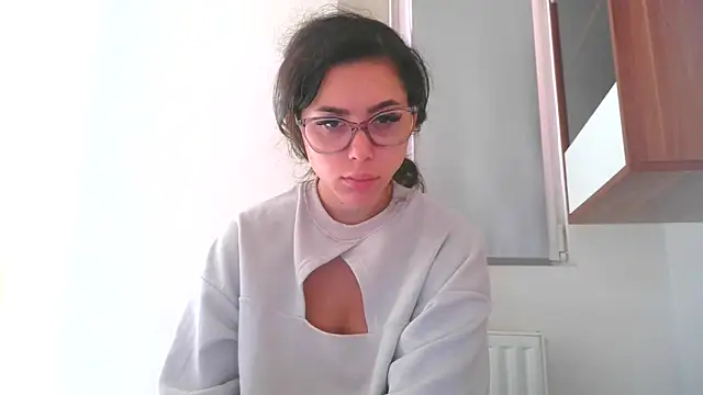 LovelyJulliette online show from 10.19.25