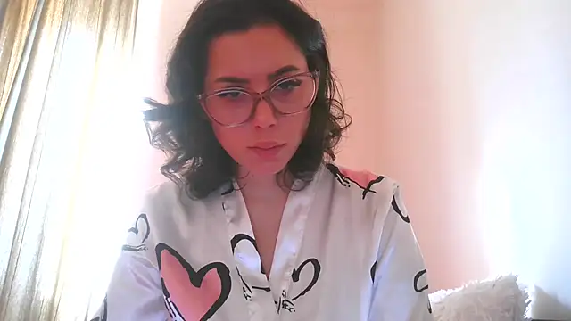 LovelyJulliette online show from 10.22.25