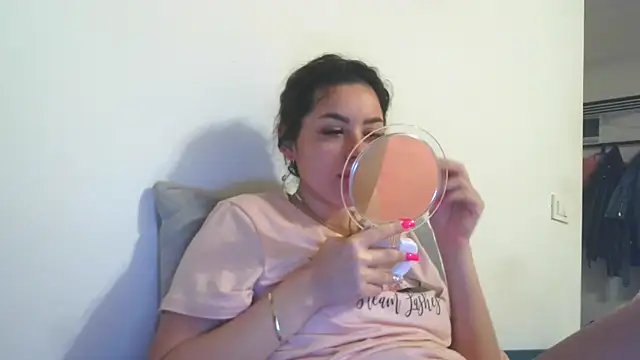 LovelyJulliette online show from 11.29.25