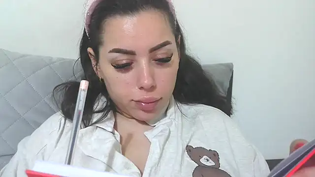Snapshot of LovelyJulliette chatting on 02.09.26 LovelyJulliette online show from 02.09.26