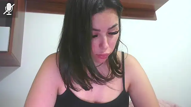 Snapshot of LovelyJulliette chatting on 03.18.26 LovelyJulliette online show from 03.18.26