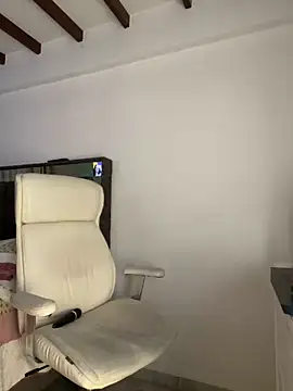 Snapshot of natashasweet chatting on 12.28.24 natashasweet online show from 12.28.24