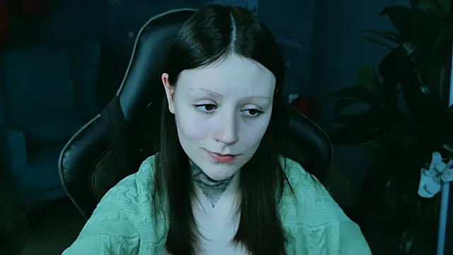 Snapshot of VeliraBraitberg chatting on 12.13.24 VeliraBraitberg online show from 12.13.24