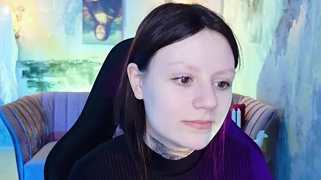 Snapshot of VeliraBraitberg chatting on 12.19.24 VeliraBraitberg online show from 12.19.24