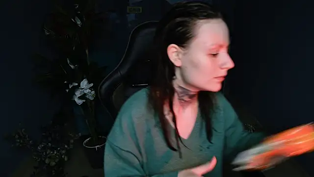 Snapshot of VeliraBraitberg chatting on 02.26.25 VeliraBraitberg online show from 02.26.25