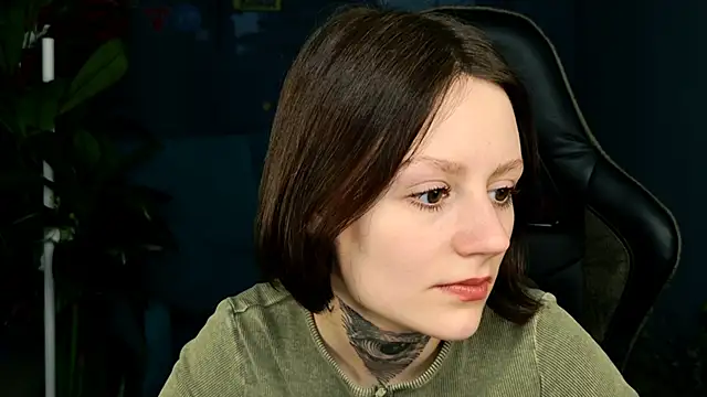 Snapshot of VeliraBraitberg chatting on 03.13.25 VeliraBraitberg online show from 03.13.25