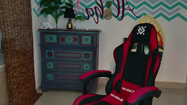 Snapshot of VeliraBraitberg chatting on 09.29.25 VeliraBraitberg online show from 09.29.25