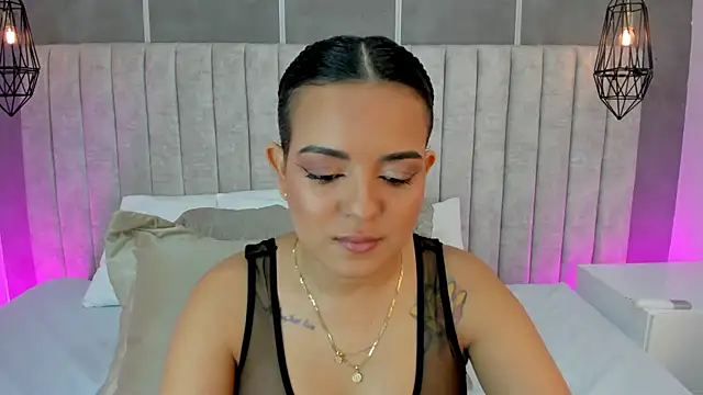 lea gray online show from 10.24.25