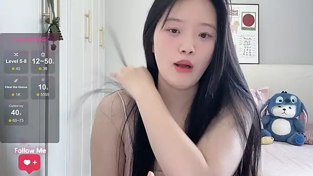 Snapshot of rose-u chatting on 04.26.26 rose-u online show from 04.26.26