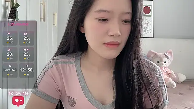 Snapshot of rose-u chatting on 06.20.26 rose-u online show from 06.20.26