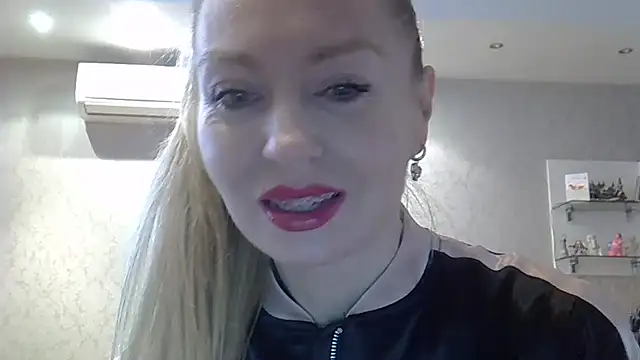ZarinaSwift online show from 02.28.25