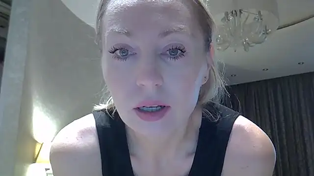ZarinaSwift online show from 10.21.25