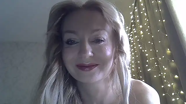 ZarinaSwift online show from 12.21.25
