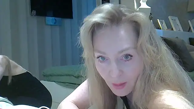 ZarinaSwift online show from 04.18.26