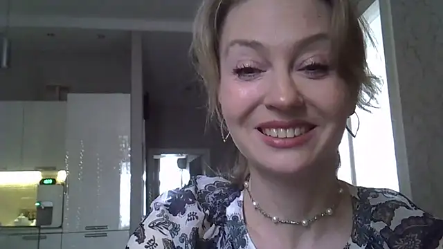 Snapshot of ZarinaSwift chatting on 05.12.26 ZarinaSwift online show from 05.12.26