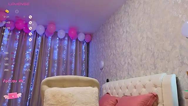 LaraSkinny online show from 12.15.24