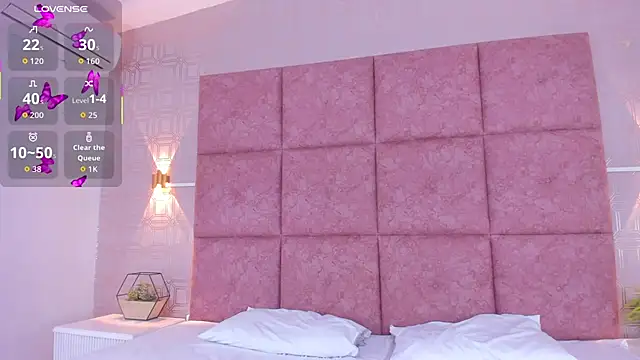 LiaVelez online show from 02.17.26