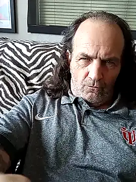 Snapshot of Hotbodyscottie chatting on 12.29.24 Hotbodyscottie online show from 12.29.24