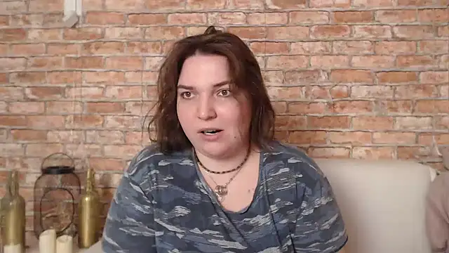 Amelia Kiss  online show from 01.04.25