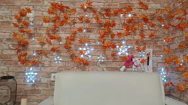 Amelia Kiss  online show from 11.20.25