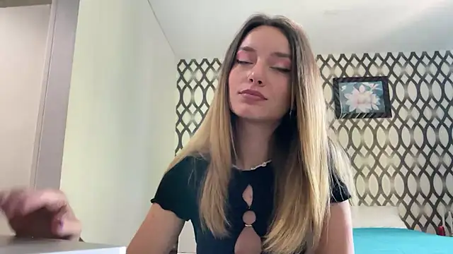 SirenaBelle online show from 02.08.25