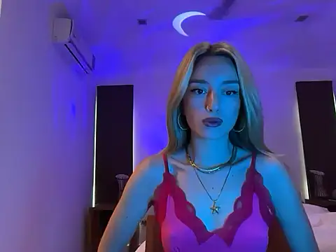 SirenaBelle online show from 10.11.25