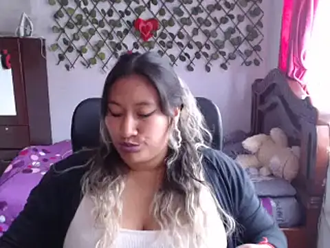 EmilyLove1014 online show from 12.09.24