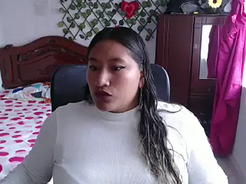 EmilyLove1014 online show from 12.24.24