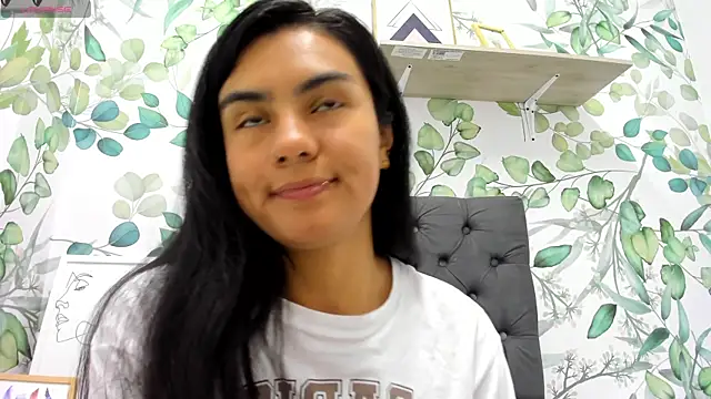 atilanadiaz7 online show from 03.13.25