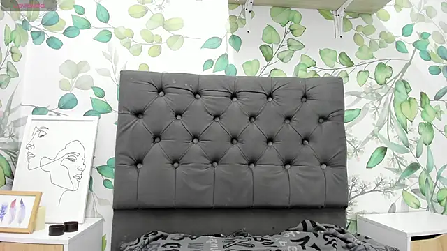 atilanadiaz7 online show from 03.21.25