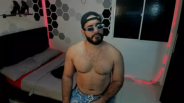 Snapshot of eda_karim chatting on 02.14.25 eda karim online show from 02.14.25