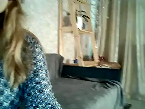 Snapshot of Aline_LoveFlowers chatting on 01.16.25 Aline LoveFlowers online show from 01.16.25