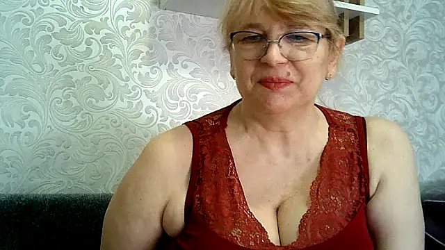 Snapshot of Aline_LoveFlowers chatting on 02.27.25 Aline LoveFlowers online show from 02.27.25