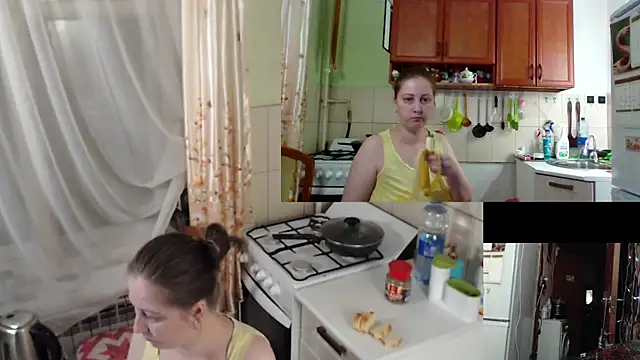 Sakura Green online show from 11.04.25