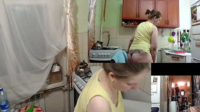 Sakura Green online show from 11.04.25