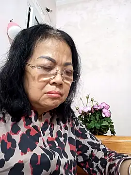 Hotestlove online show from 12.14.25