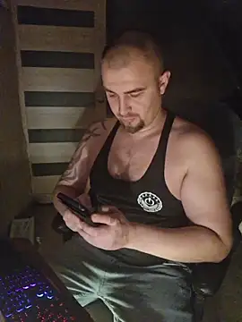 Foxyshaved online show from 10.31.25