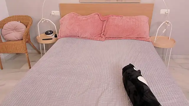 Raychell Black online show from 02.15.25