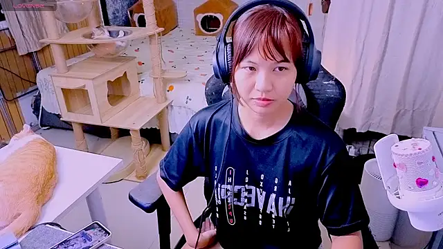 Snapshot of Kana_G chatting on 05.17.26 Kana G online show from 05.17.26