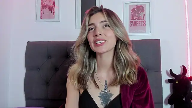 Snapshot of IsadoraGalle_ chatting on 02.07.26 IsadoraGalle online show from 02.07.26