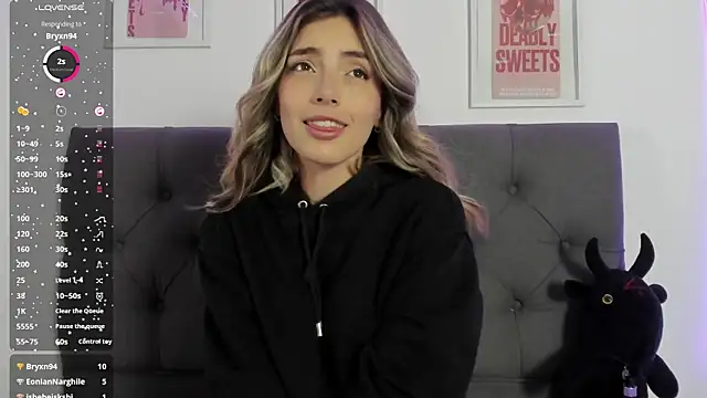 Snapshot of IsadoraGalle_ chatting on 02.17.26 IsadoraGalle online show from 02.17.26