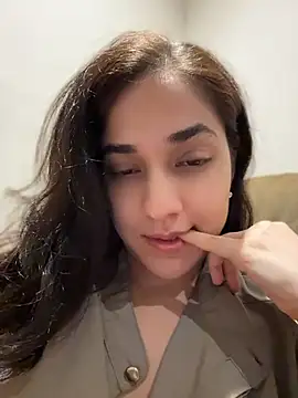 Snapshot of CuteeRose chatting on 07.16.26 CuteeRose online show from 07.16.26