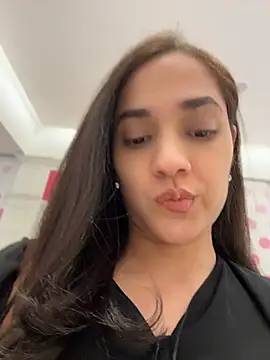 Snapshot of CuteeRose chatting on 07.18.26 CuteeRose online show from 07.18.26